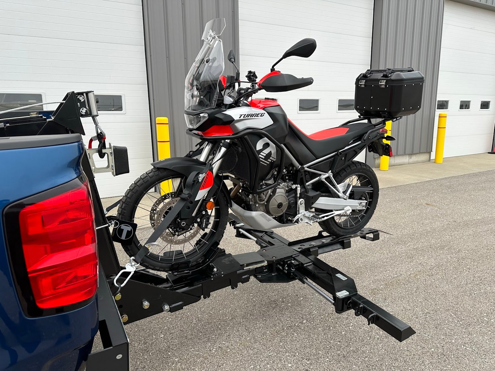 Halifax-Towing-bike-on